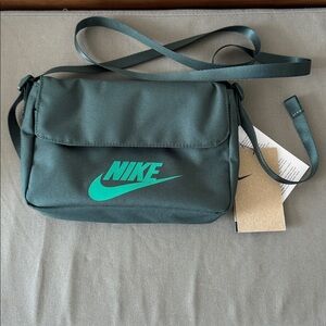 Nike Dark Green Belt Bag NEW w tags